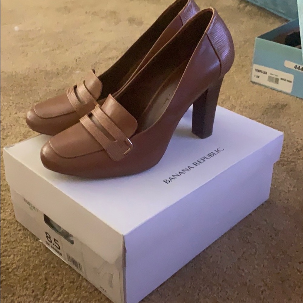 Banana Republic block heels, great condition